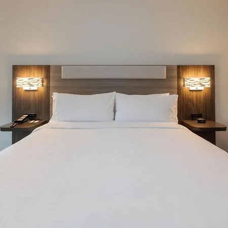 Holiday Inn Express Berkeley By Ihg Exterior photo