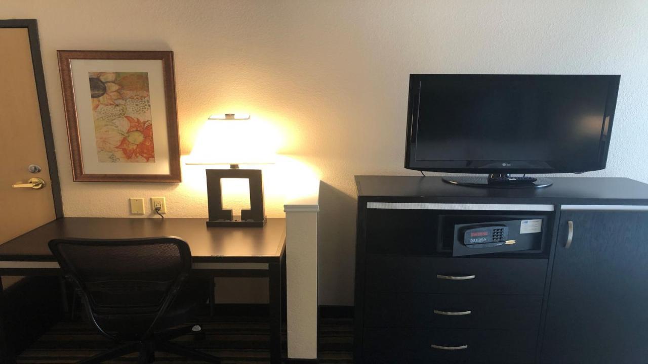 Express By Ihg Hotel